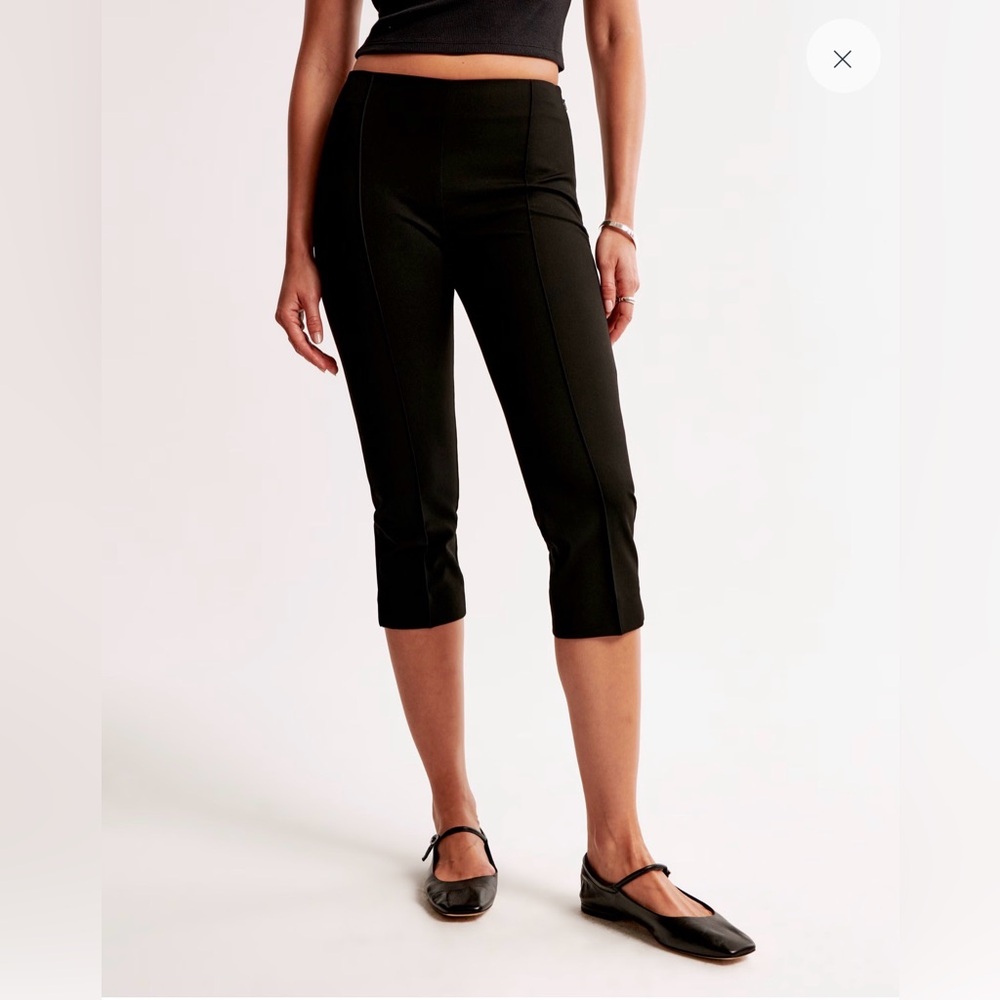 Abercrombie & Fitch Black Capri Pants - Picture 2 of 8